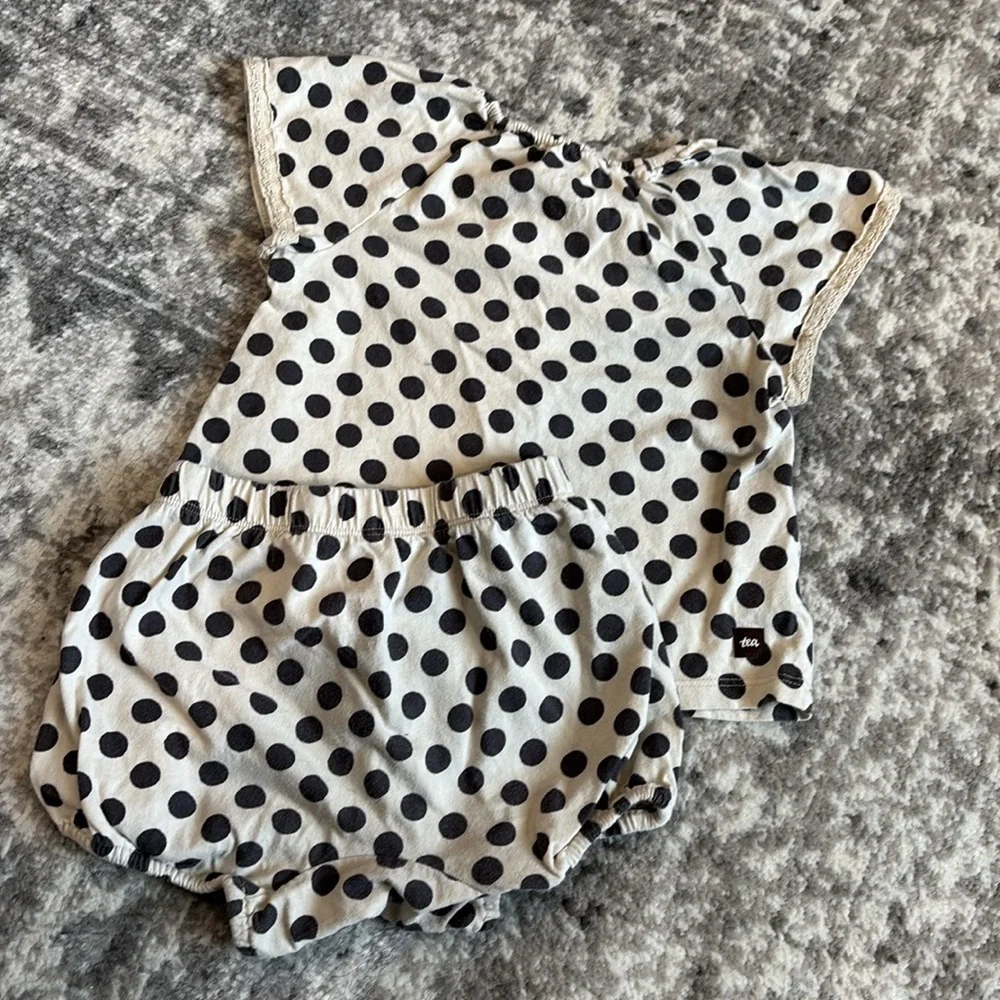 Tea Collection 2t toddler polka dot set - Picture 2 of 8